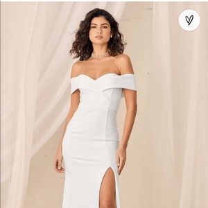 BRAND NEW Lulu’s full length off the shoulder gown